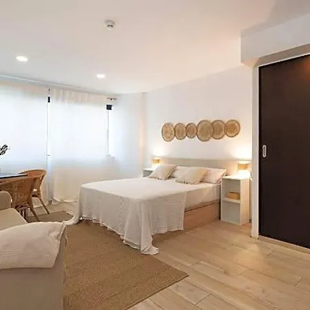 Ginosi Basics Centric Apartel Castelldefels