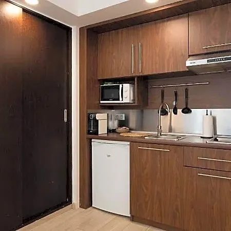 Hotel Ginosi Basics Centric Apartel