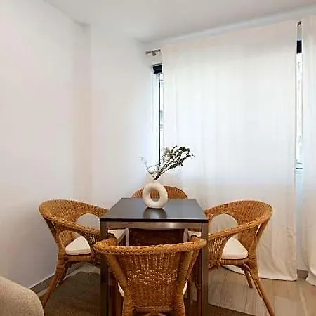 Ginosi Basics Centric Apartel Отель 4*