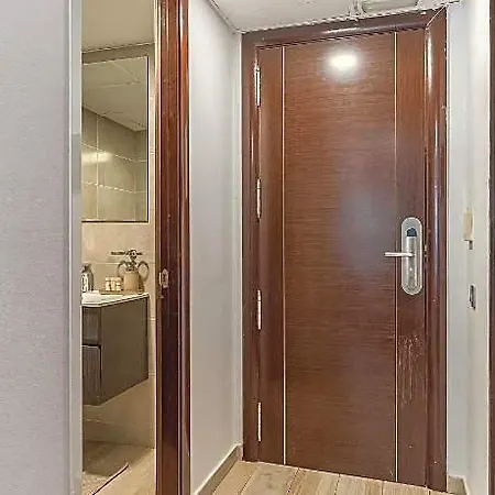 Ginosi Basics Centric Apartel 4* Castelldefels