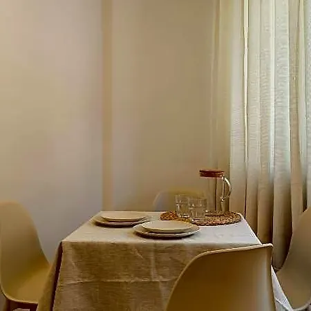 Ginosi Basics Centric Apartel