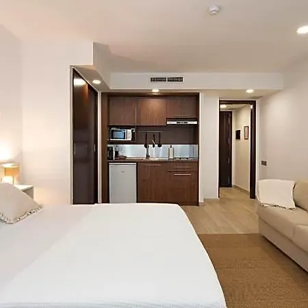 Ginosi Basics Centric Apartel 4*