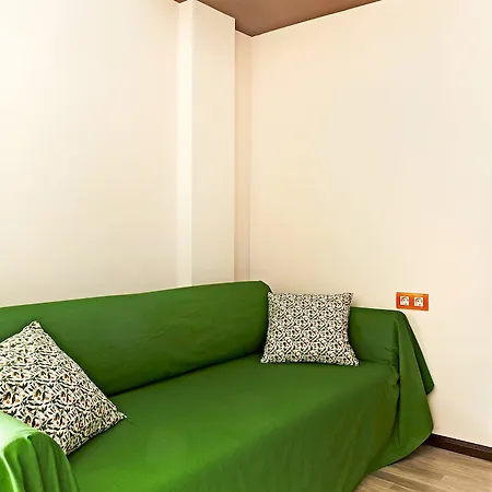 Hotel Ginosi Basics Centric Apartel Castelldefels