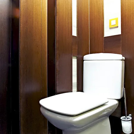 Hotel Ginosi Basics Centric Apartel Castelldefels