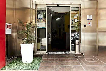 Ginosi Basics Centric Apartel Szálloda Castelldefels