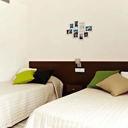 Hotel Ginosi Basics Centric Apartel 4*