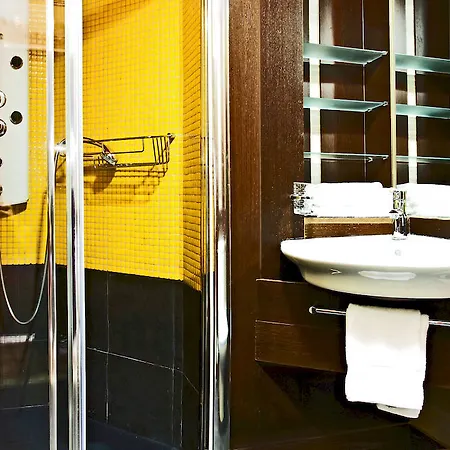 Ginosi Basics Centric Apartel