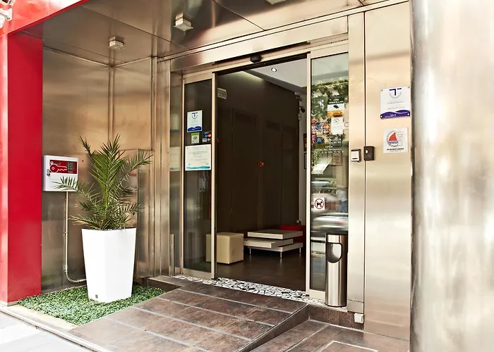 Hotel Ginosi Basics Centric Apartel 4*