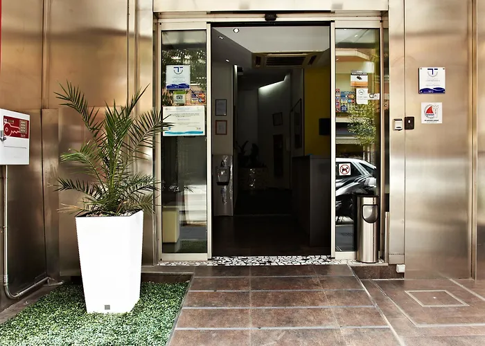 Hotel Ginosi Basics Centric Apartel