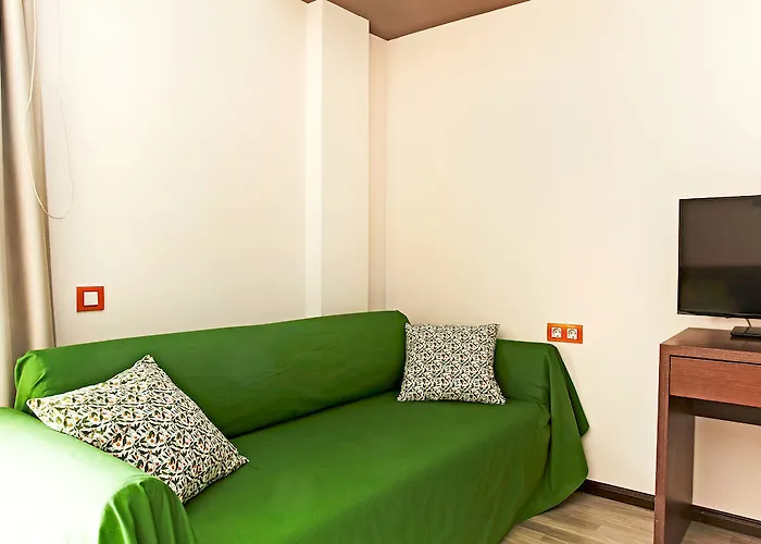 Hotel Ginosi Basics Centric Apartel Castelldefels